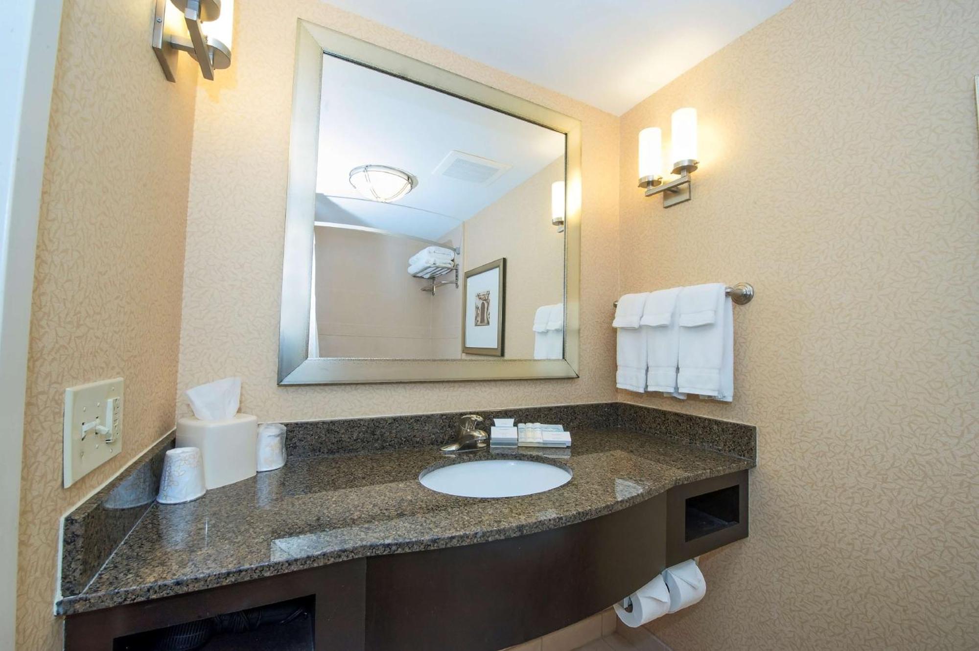 Hilton Garden Inn Columbia/Northeast Εξωτερικό φωτογραφία